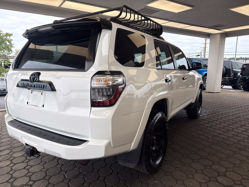 Used 2021 Toyota 4Runner Venture w/ Moonroof Package AWD/4WD image 6