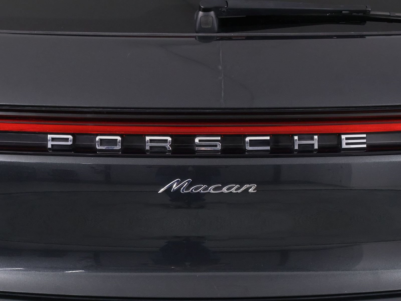 Certified 2024 Porsche Macan AWD/4WD image 22