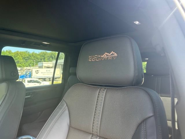 New 2026 Chevrolet Suburban High Country w/ Sun And Tow Package AWD/4WD image 15
