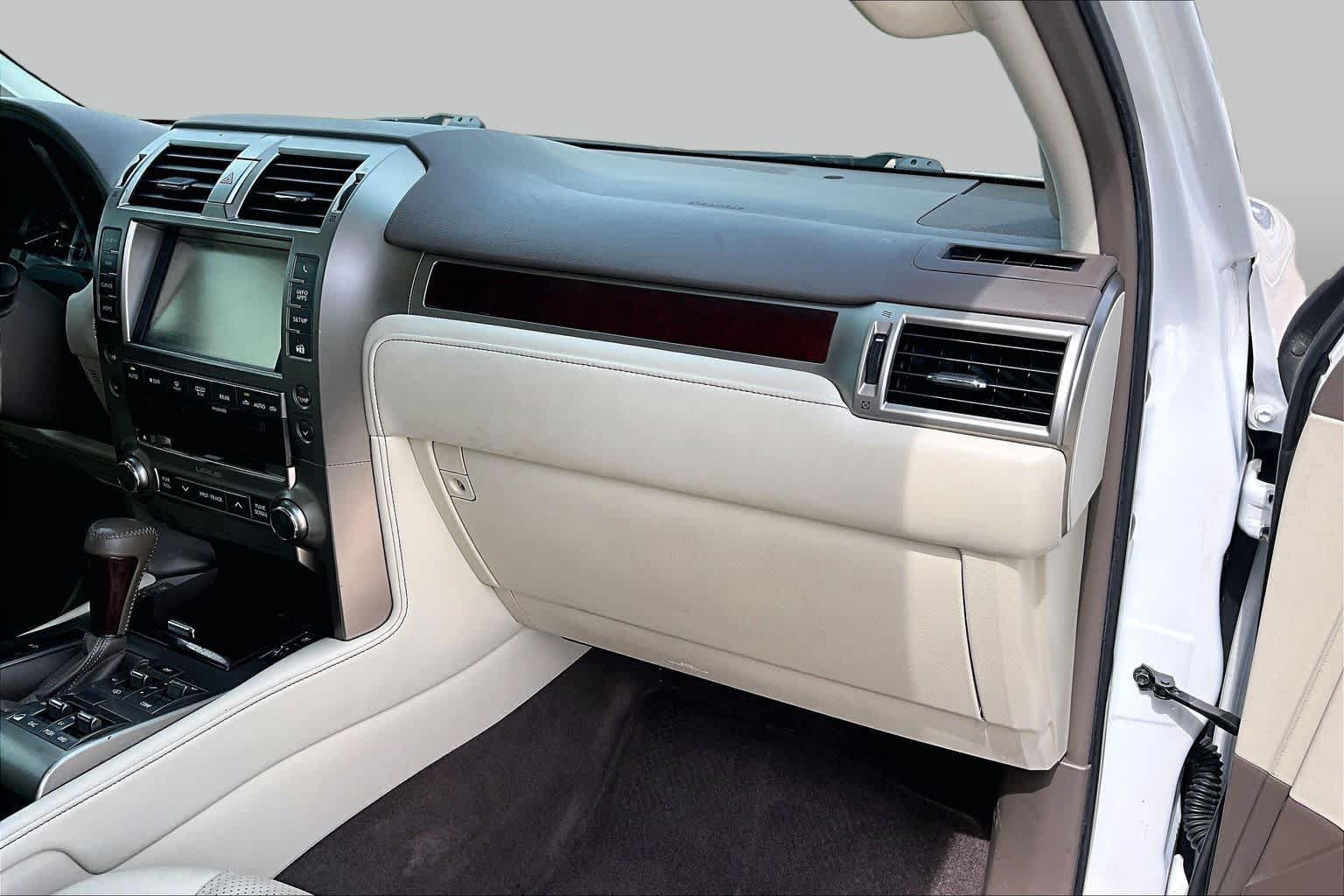 Used 2018 Lexus GX 460 Luxury w/ Preferred Accessory Package AWD/4WD image 19