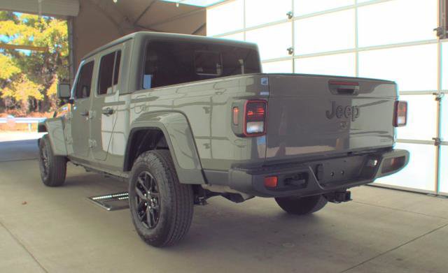 Used 2021 Jeep Gladiator Sport image 7