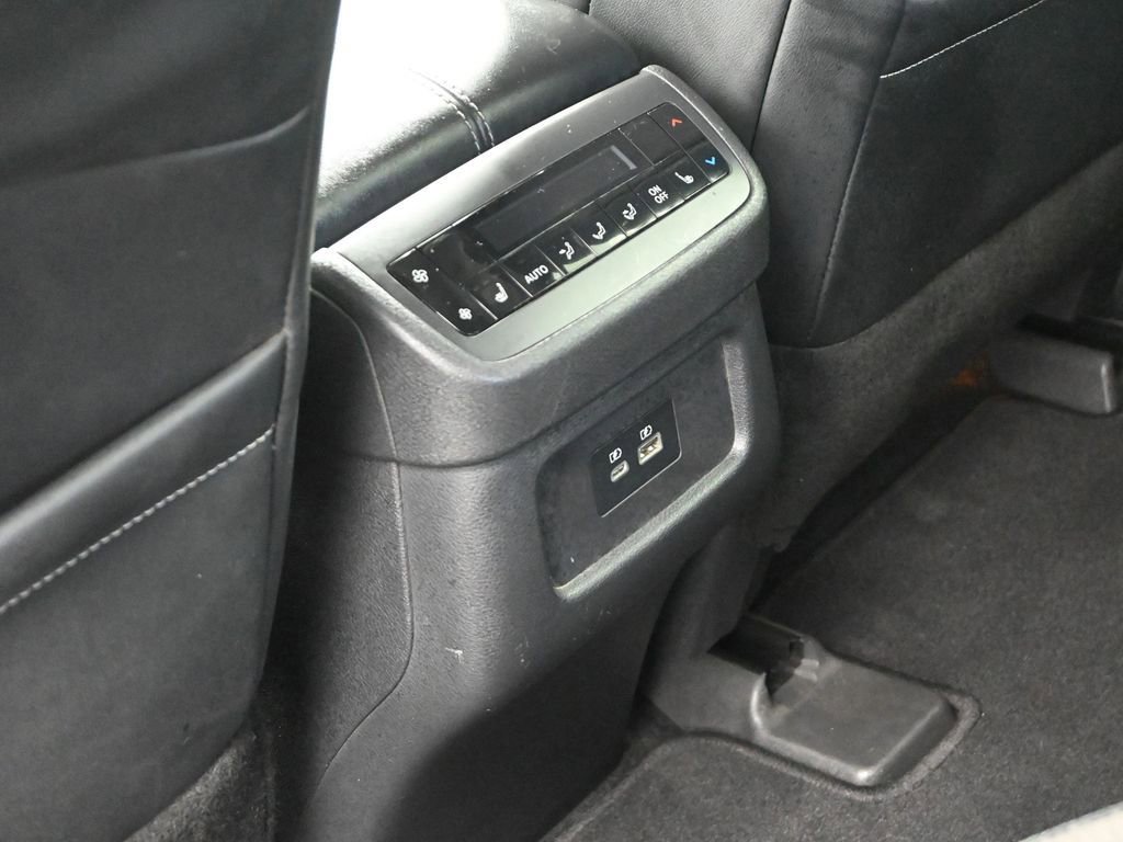 Used 2022 Nissan Pathfinder SL w/ SL Premium Package image 16