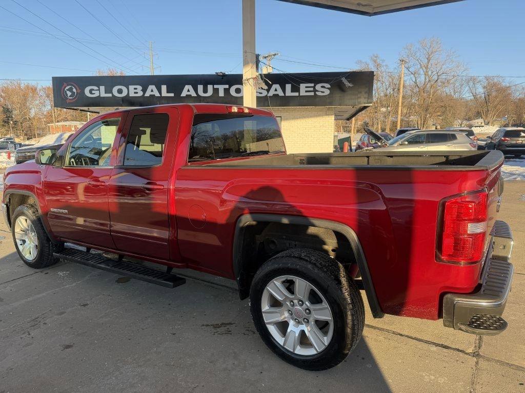 Used 2019 GMC Sierra 1500 SLE w/ SLE Value Package AWD/4WD image 9