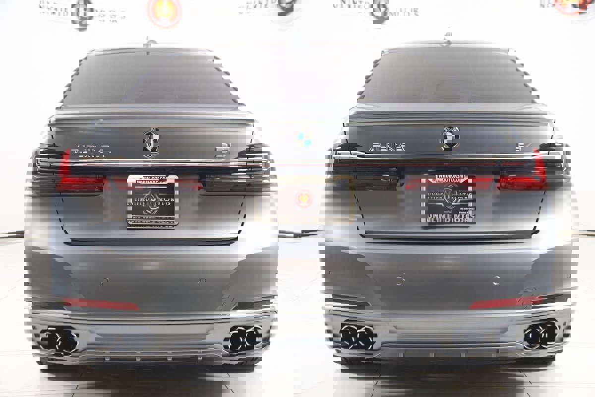 Used 2022 BMW ALPINA B7 xDrive w/ Luxury Rear Seating Package image 95