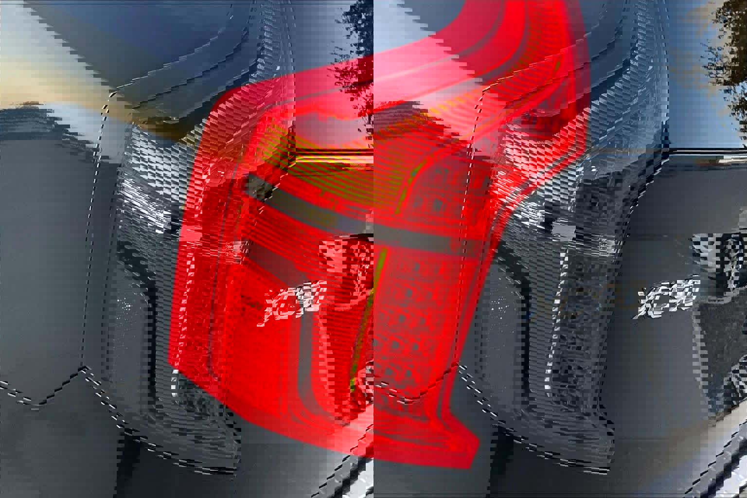 Used 2024 Volvo XC90 B5 Core w/ Protection Package Premier image 29