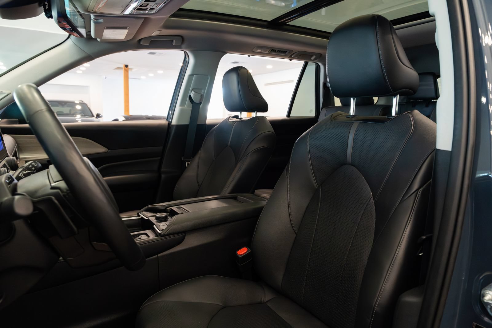 Used 2024 Toyota Grand Highlander AWD image 14