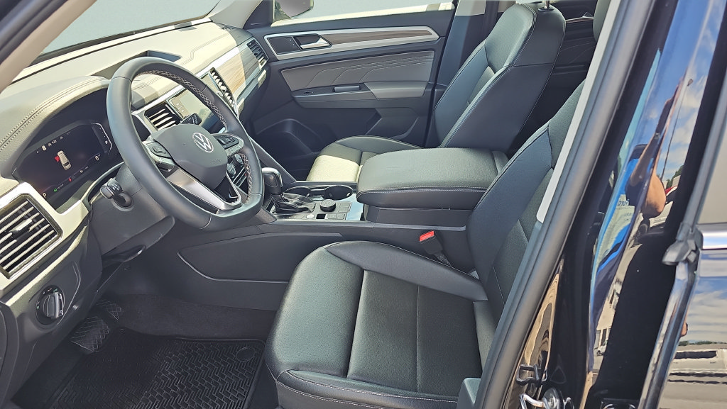 Used 2023 Volkswagen Atlas SEL AWD/4WD image 9