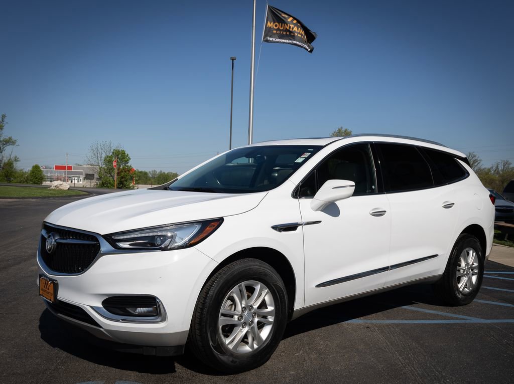 Used 2020 Buick Enclave Essence image 2
