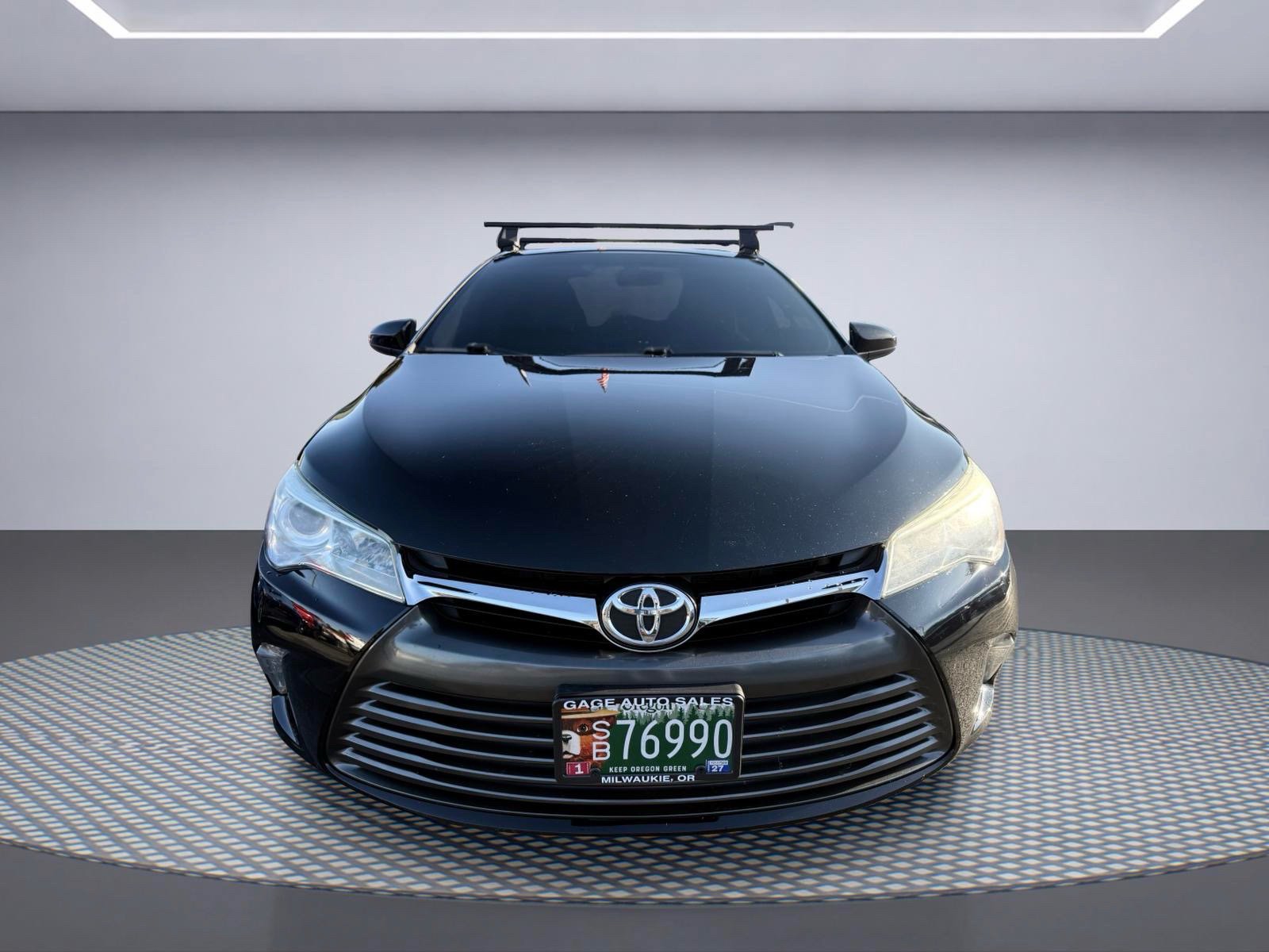 Used 2017 Toyota Camry XLE FWD image 9