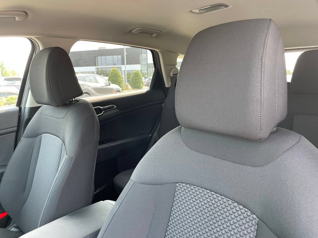 New 2026 Kia Sportage LX FWD image 23