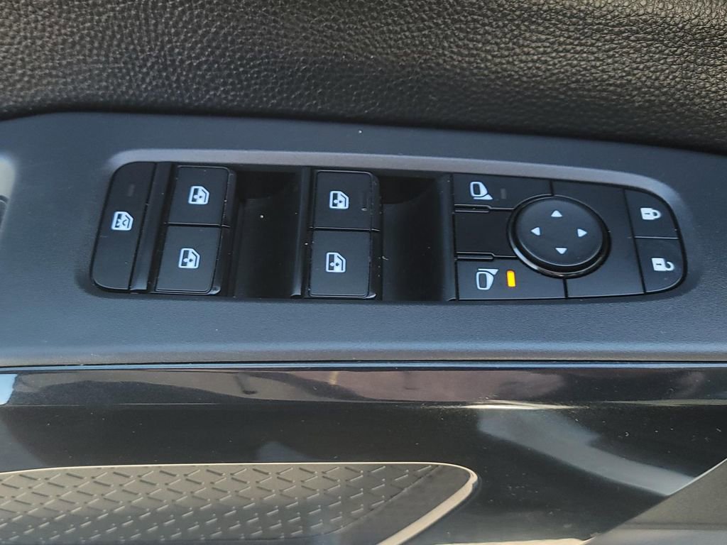 Used 2024 Nissan Pathfinder SV AWD/4WD image 39