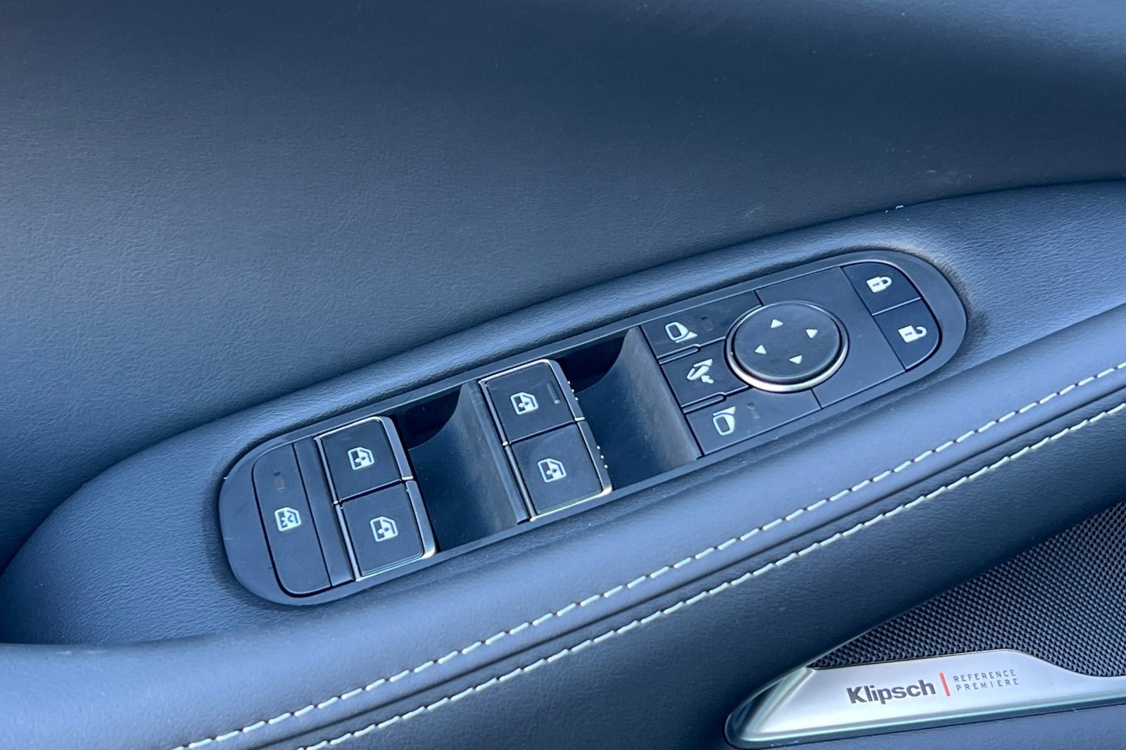 New 2026 INFINITI QX60 Autograph w/ Dark Cargo Package image 11