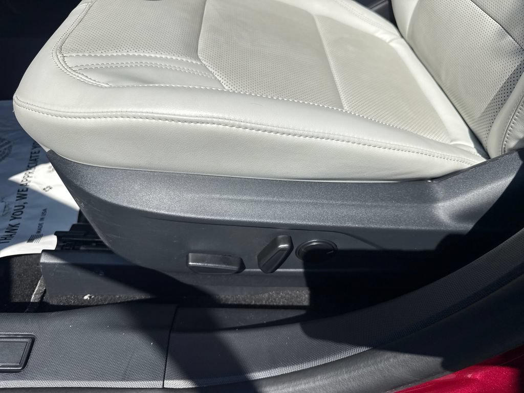 Used 2025 Ford Mustang Mach-E Premium AWD/4WD image 29