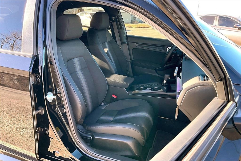 Used 2025 Honda Civic Sport image 10