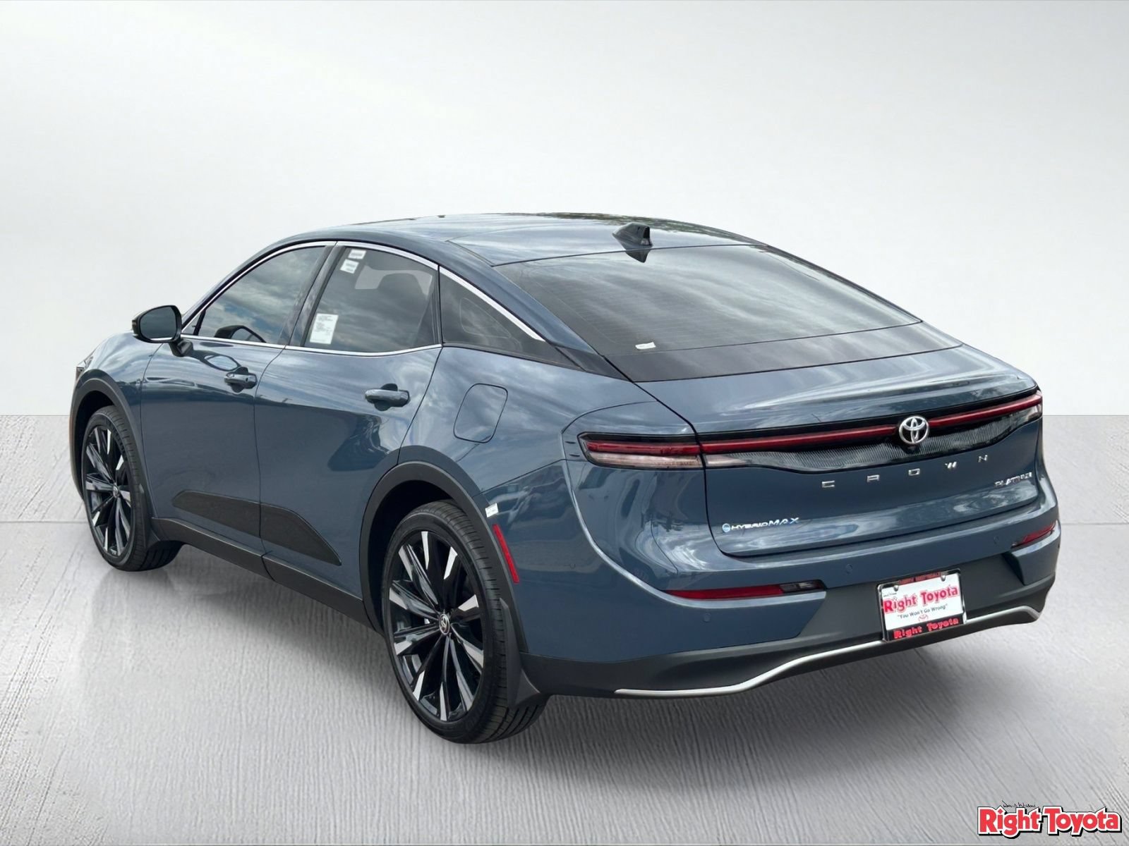 New 2026 Toyota Crown Platinum AWD/4WD image 4
