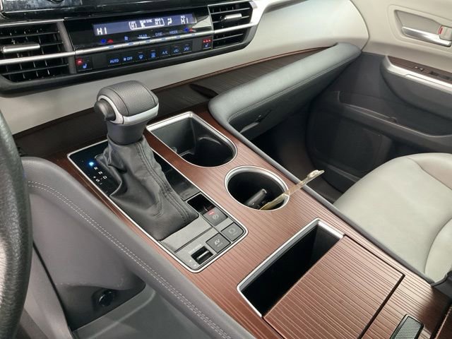 Used 2024 Toyota Sienna XLE image 12