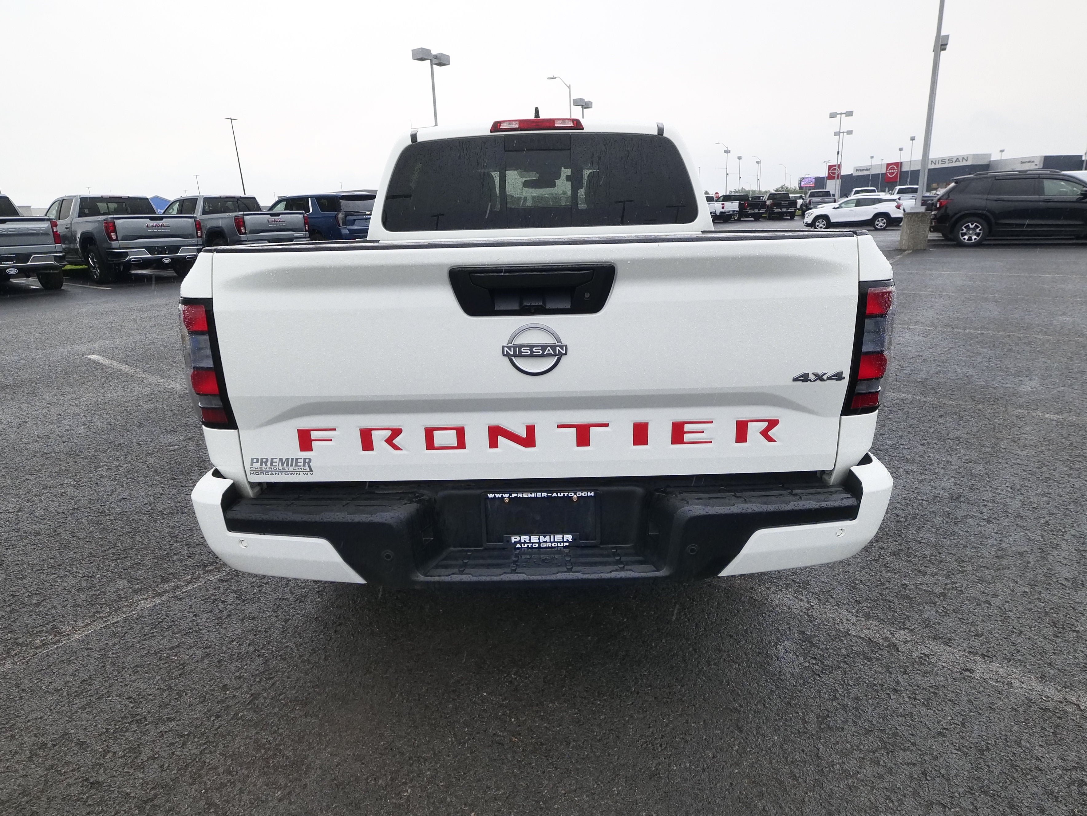 Used 2025 Nissan Frontier SV AWD/4WD image 7