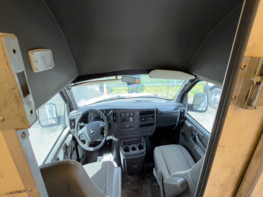Used 2008 Chevrolet Express 3500 RWD image 21