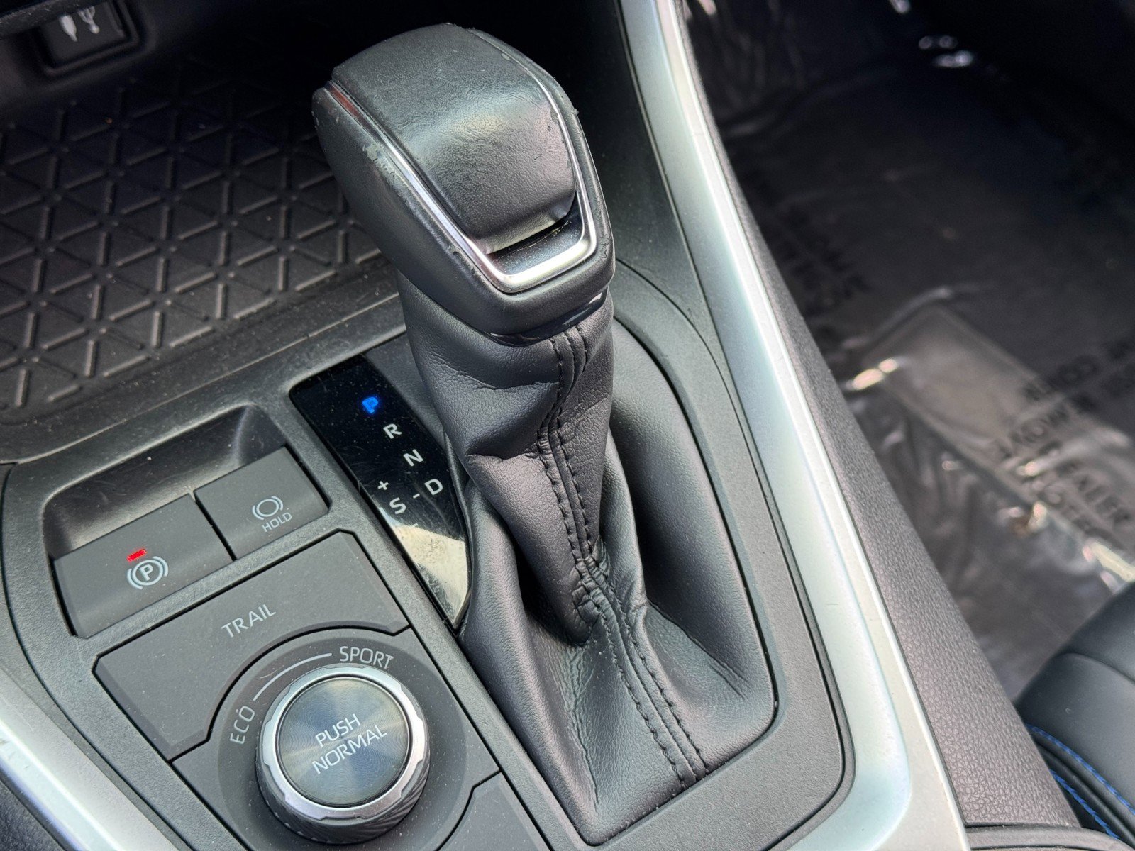 Used 2019 Toyota RAV4 XSE w/ XSE Weather Package AWD/4WD image 29