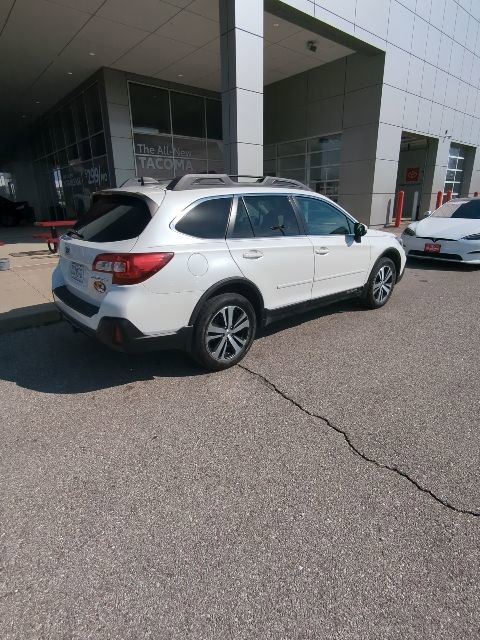 Used 2018 Subaru Outback 2.5i Limited image 14