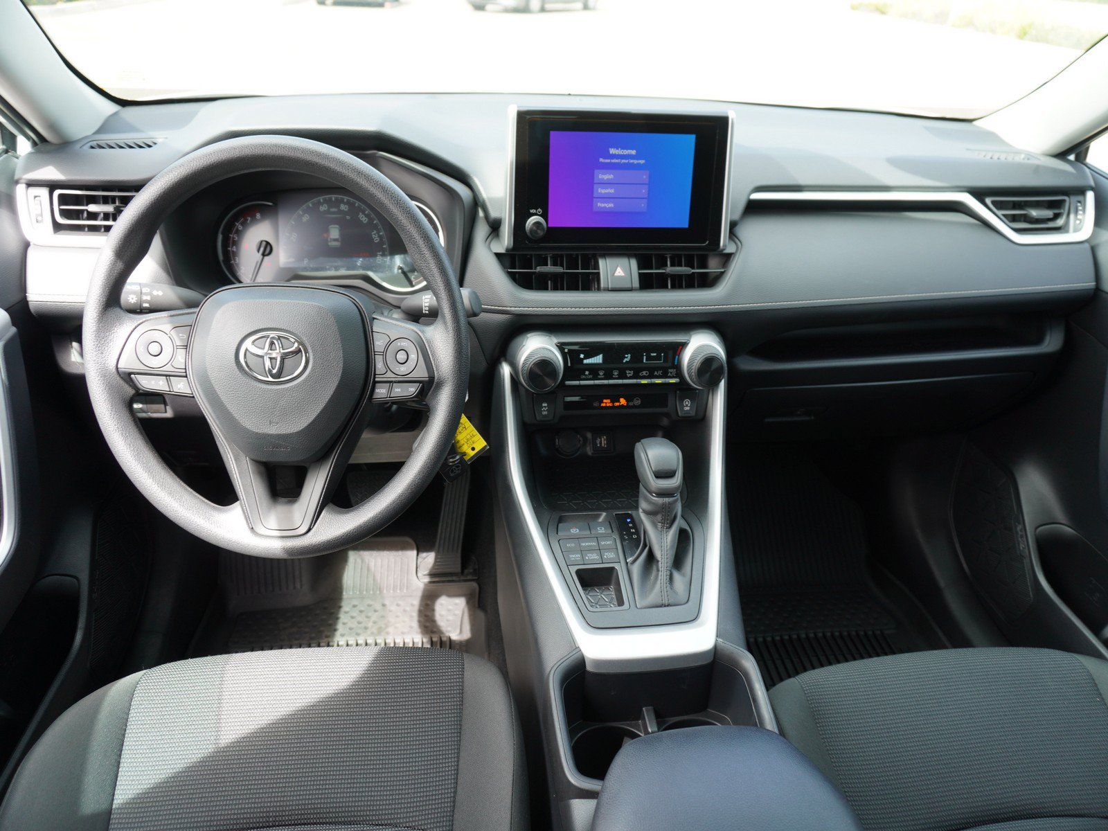 Used 2025 Toyota RAV4 LE AWD/4WD image 2