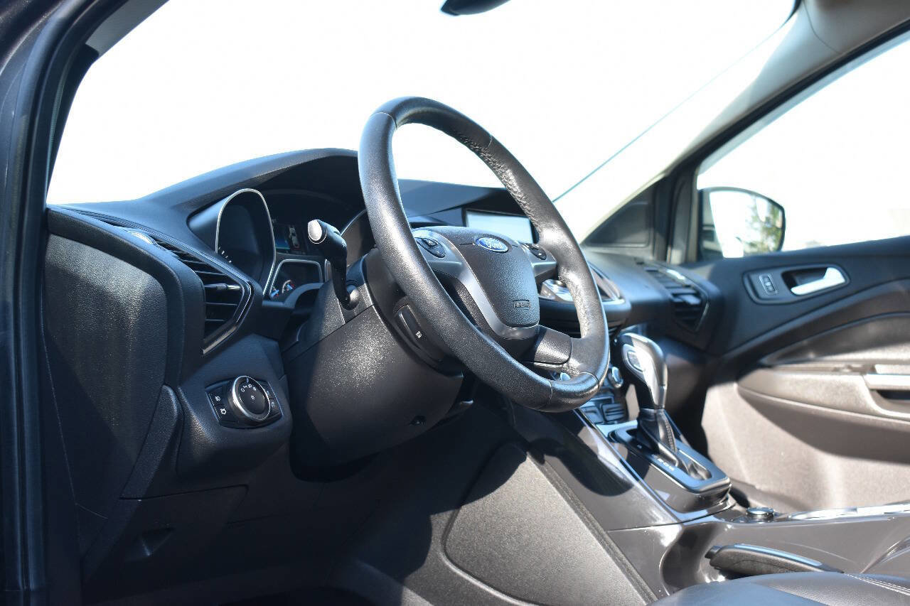 Used 2016 Ford Escape Titanium image 18
