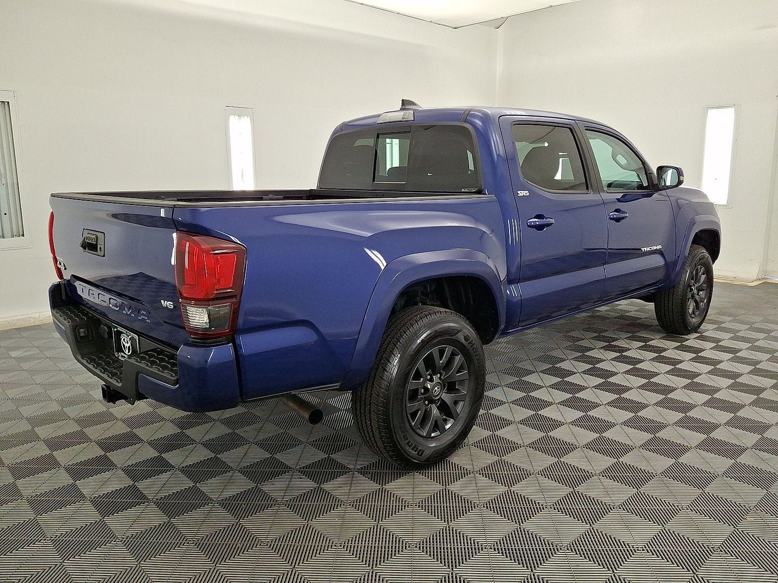 Certified 2023 Toyota Tacoma SR5 w/ Technology Package AWD/4WD image 16