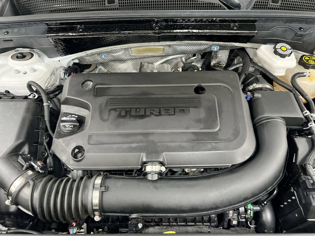 Used 2022 Buick Envision Essence w/ Sport Touring Package FWD image 24
