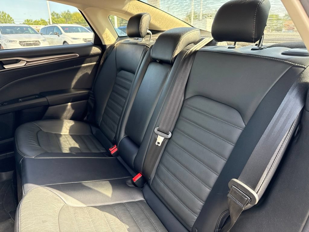 Used 2018 Ford Fusion SE w/ Fusion SE Technology Package FWD image 36