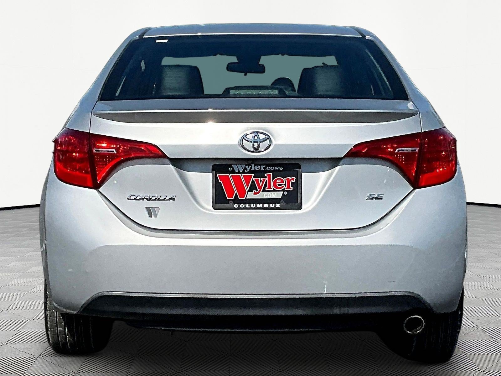 Used 2018 Toyota Corolla SE w/ Carpet Mat Package (TMS) FWD image 5