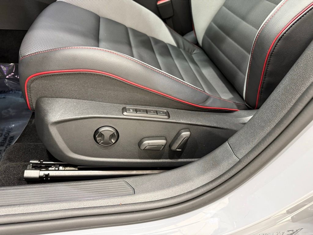 Used 2024 Volkswagen GTI Autobahn image 12