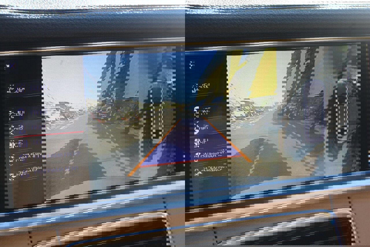 Used 2018 Porsche Panamera 4 image 10