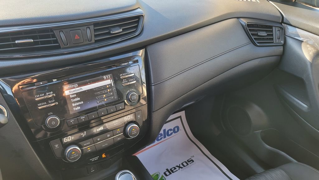 Used 2017 Nissan Rogue SV image 21