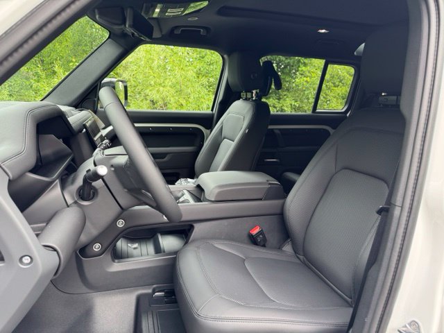 New 2026 Land Rover Defender 110 X-Dynamic SE AWD/4WD image 10