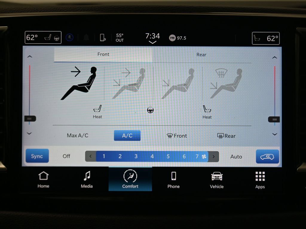 Used 2024 Chrysler Pacifica Touring-L image 24