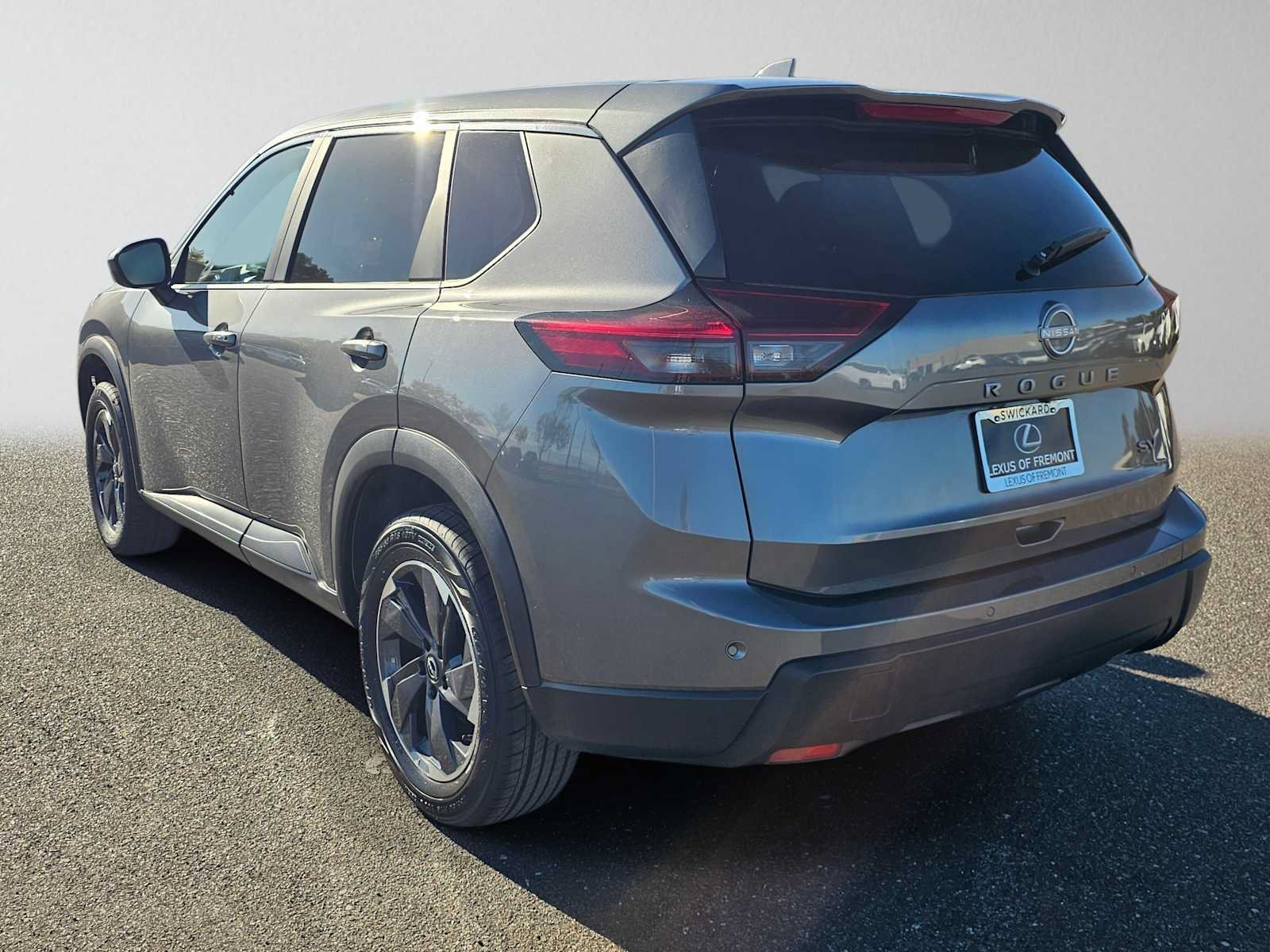 Used 2024 Nissan Rogue SV FWD image 5