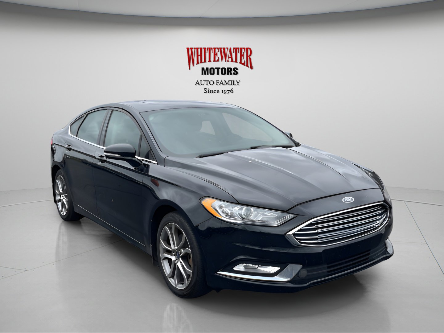 Used 2017 Ford Fusion SE w/ Equipment Group 201A FWD image 7
