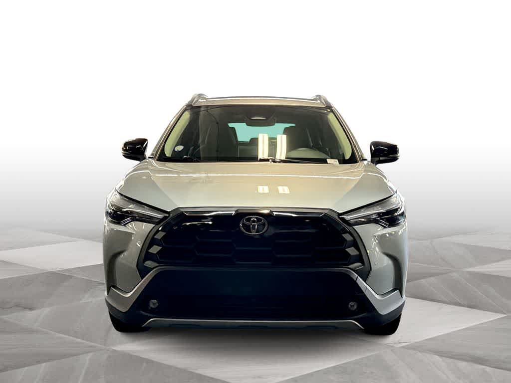 Used 2026 Toyota Corolla Cross XLE w/ Convenience Package FWD image 3