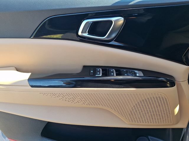 Certified 2024 Kia Carnival EX FWD image 13