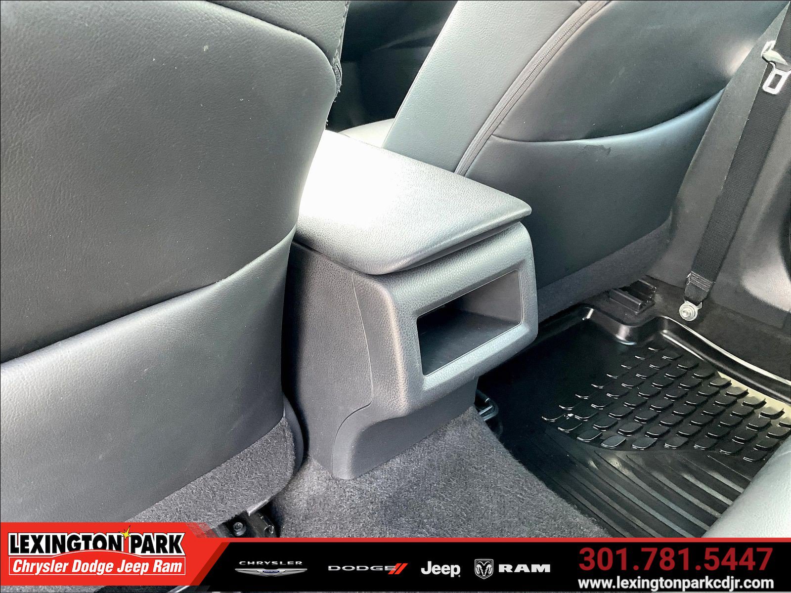Used 2018 Toyota Camry SE FWD image 10