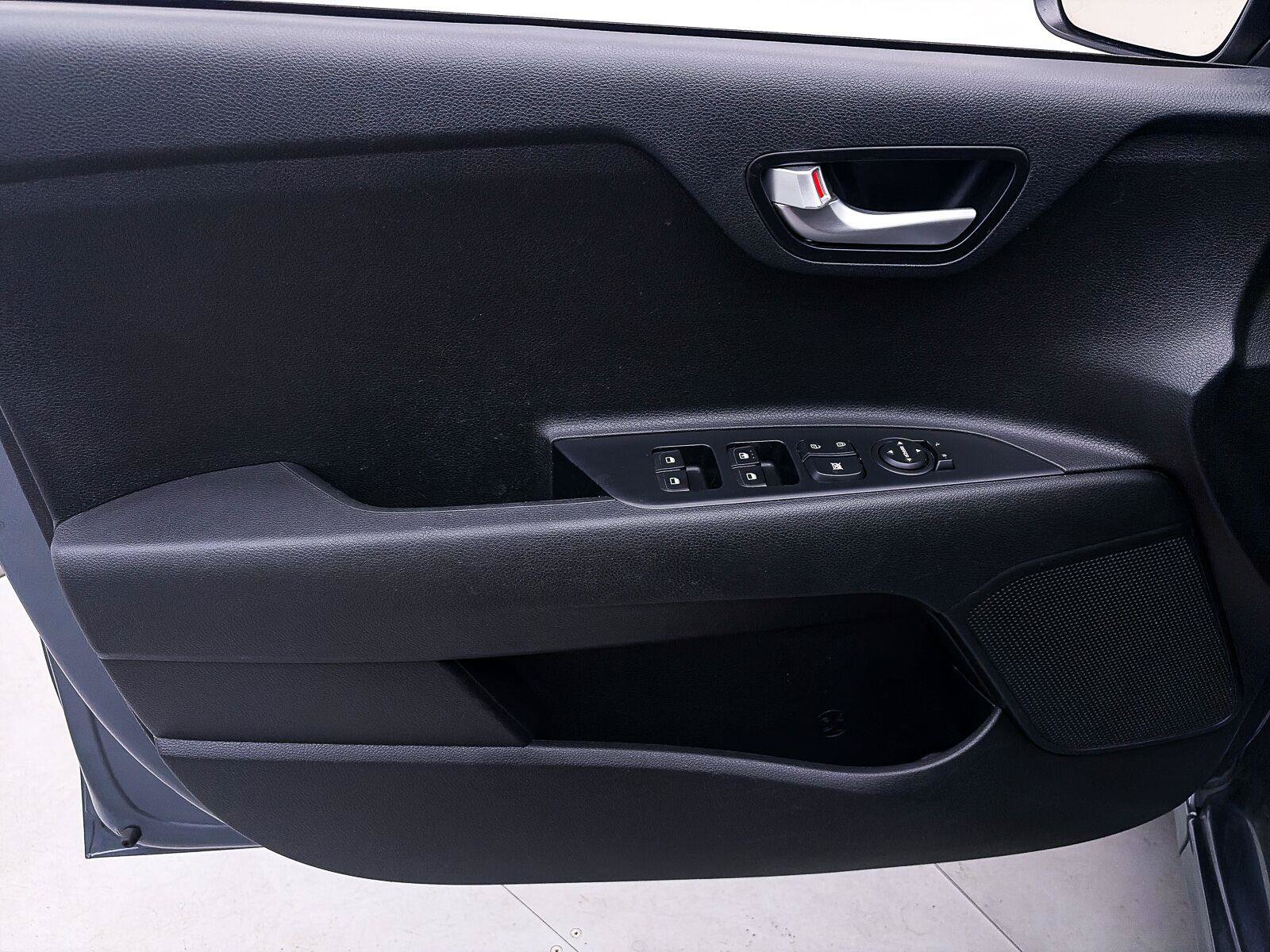 Used 2019 Kia Rio S FWD image 12
