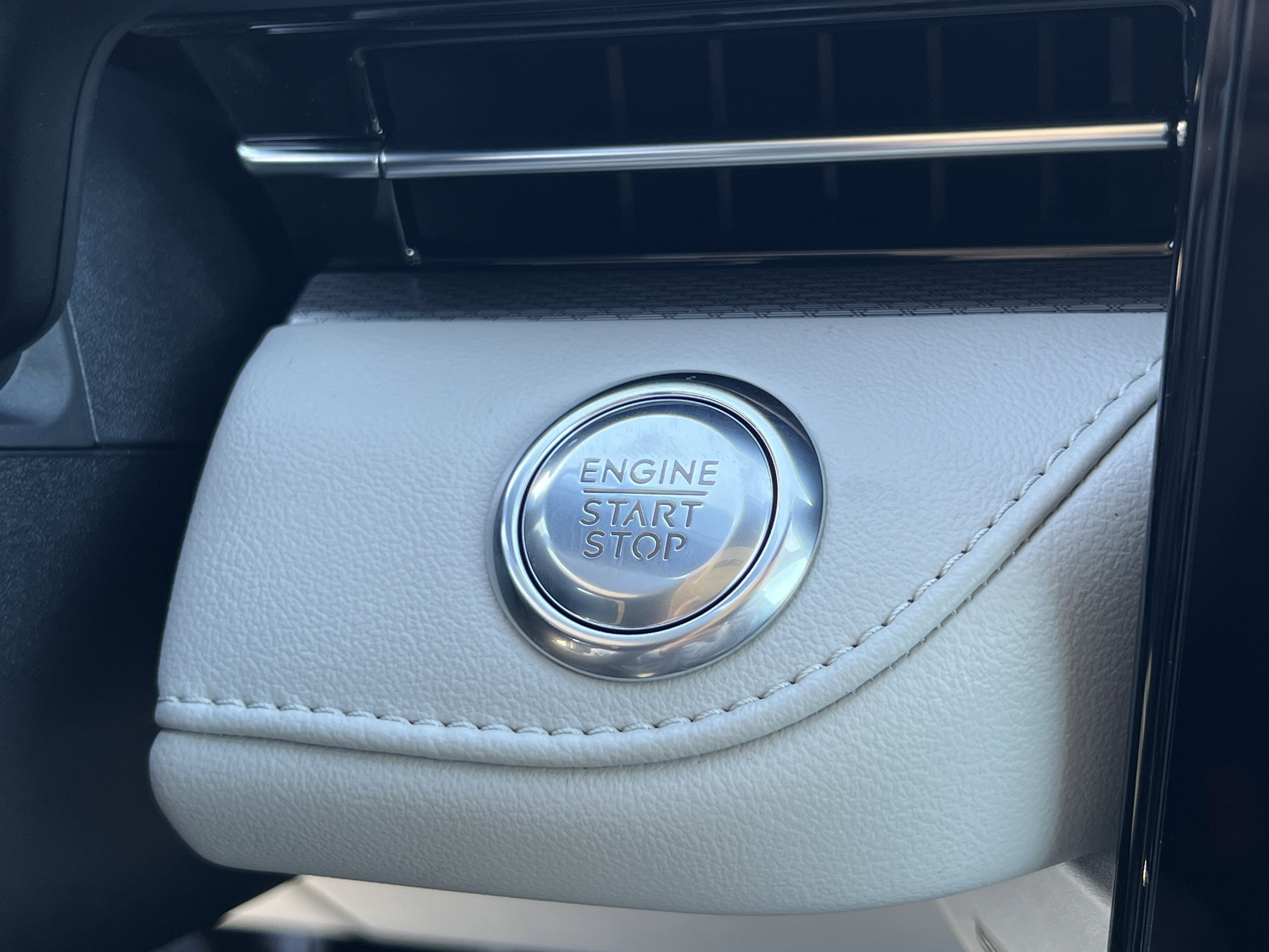 New 2026 Lincoln Nautilus Premier AWD/4WD image 19
