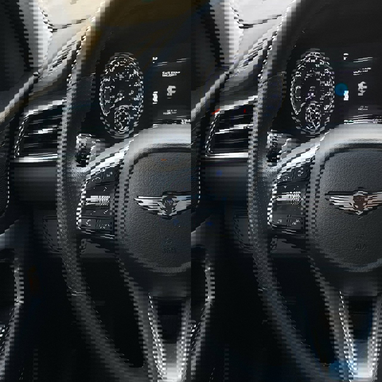 Used 2025 Genesis G70 2.5T image 13