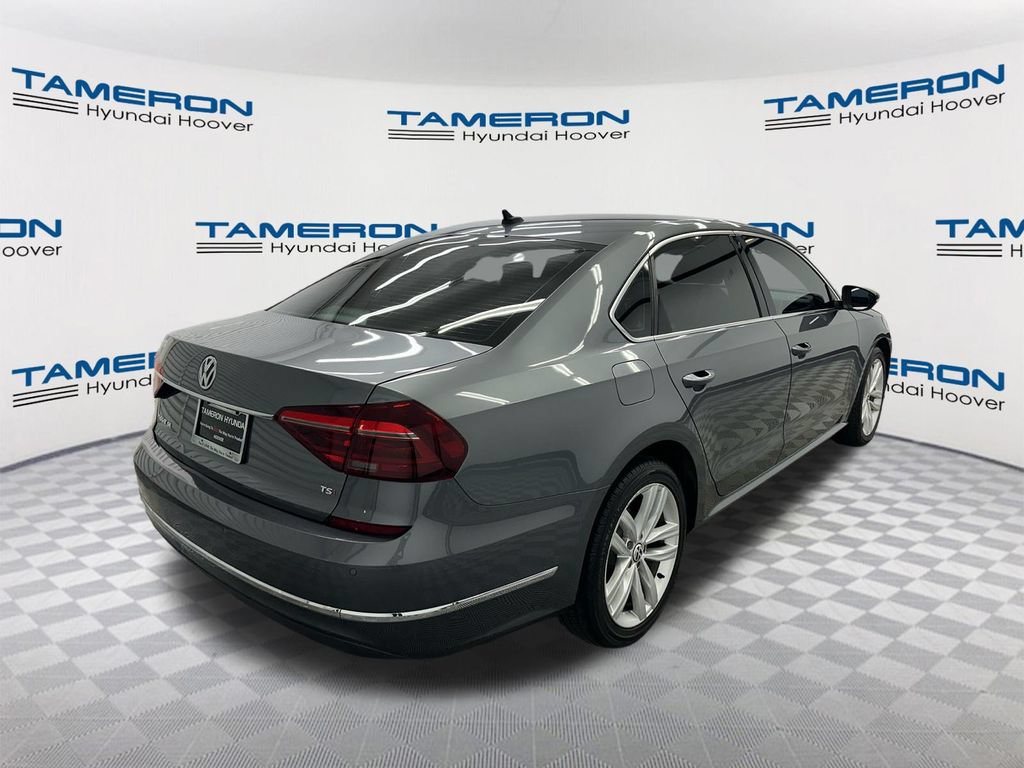 Used 2018 Volkswagen Passat 2.0T SE FWD image 5