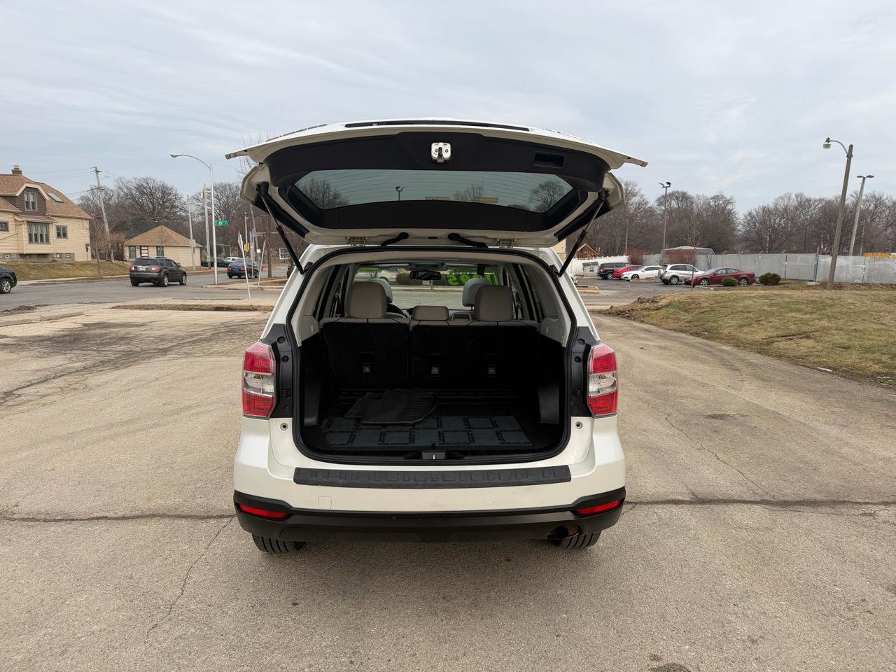 Used 2015 Subaru Forester 2.5i Premium w/ All-Weather Package image 8