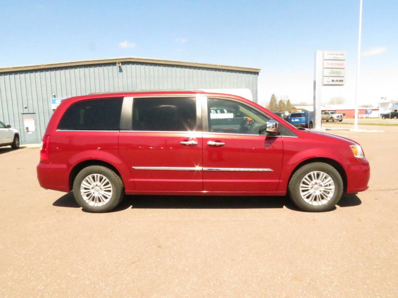 Used 2015 Chrysler Town & Country Touring-L w/ Driver Convenience Group