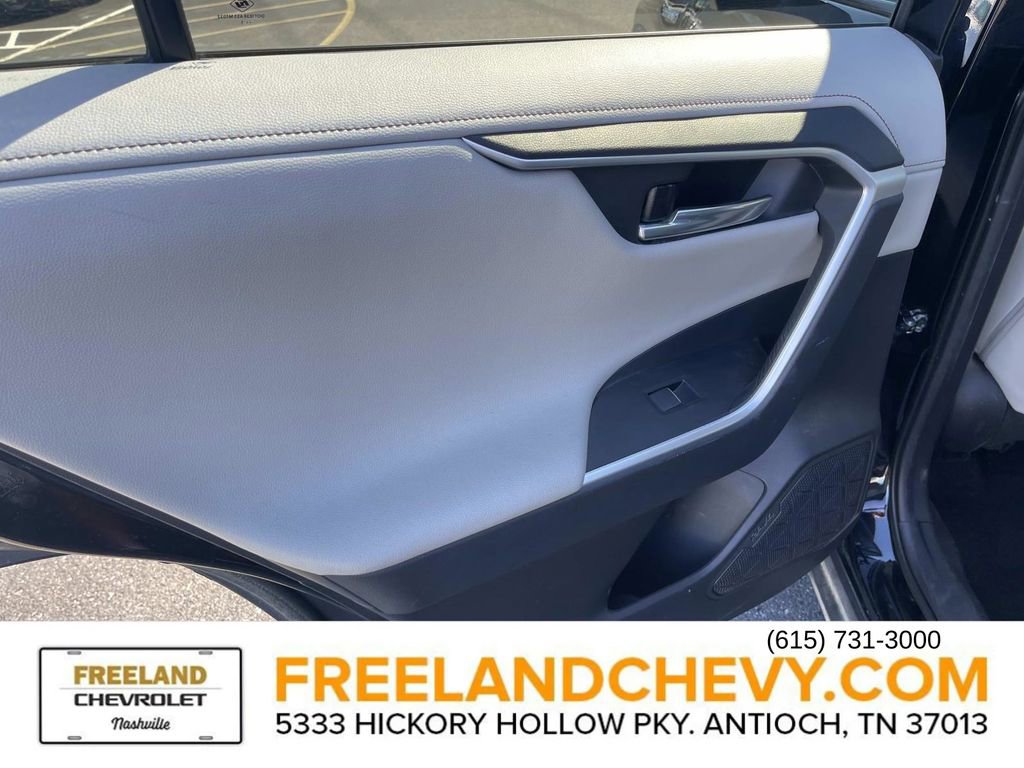 Used 2021 Toyota RAV4 Limited image 15