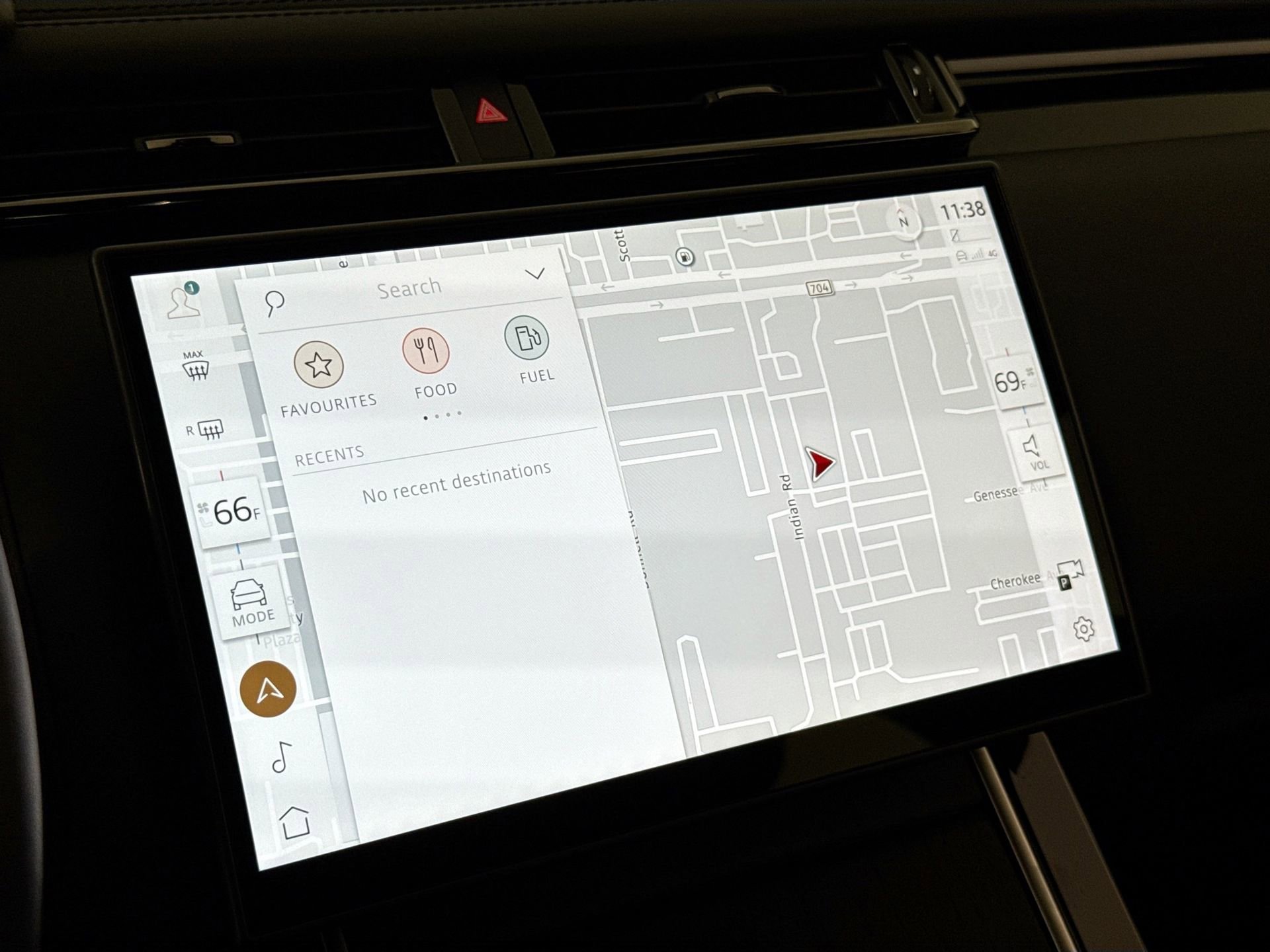 Used 2026 Land Rover Range Rover Velar Dynamic SE image 13