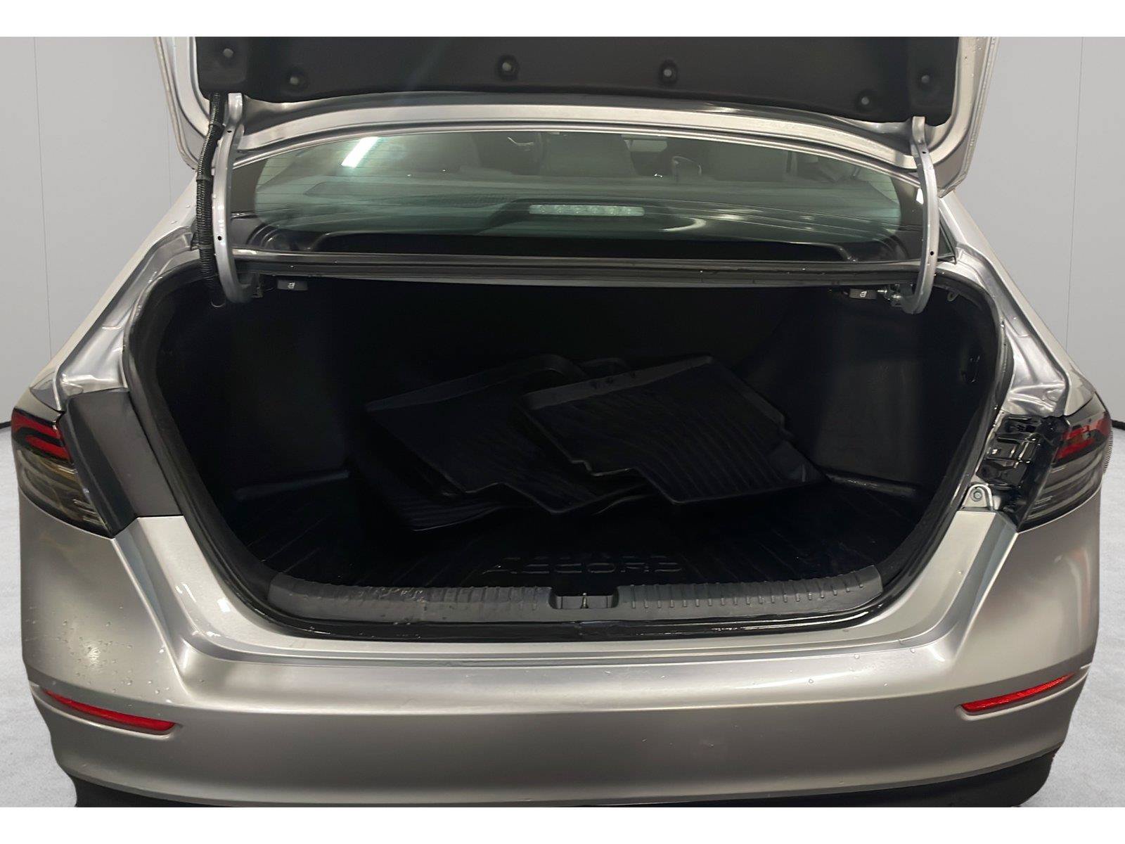 Used 2023 Honda Accord EX image 12