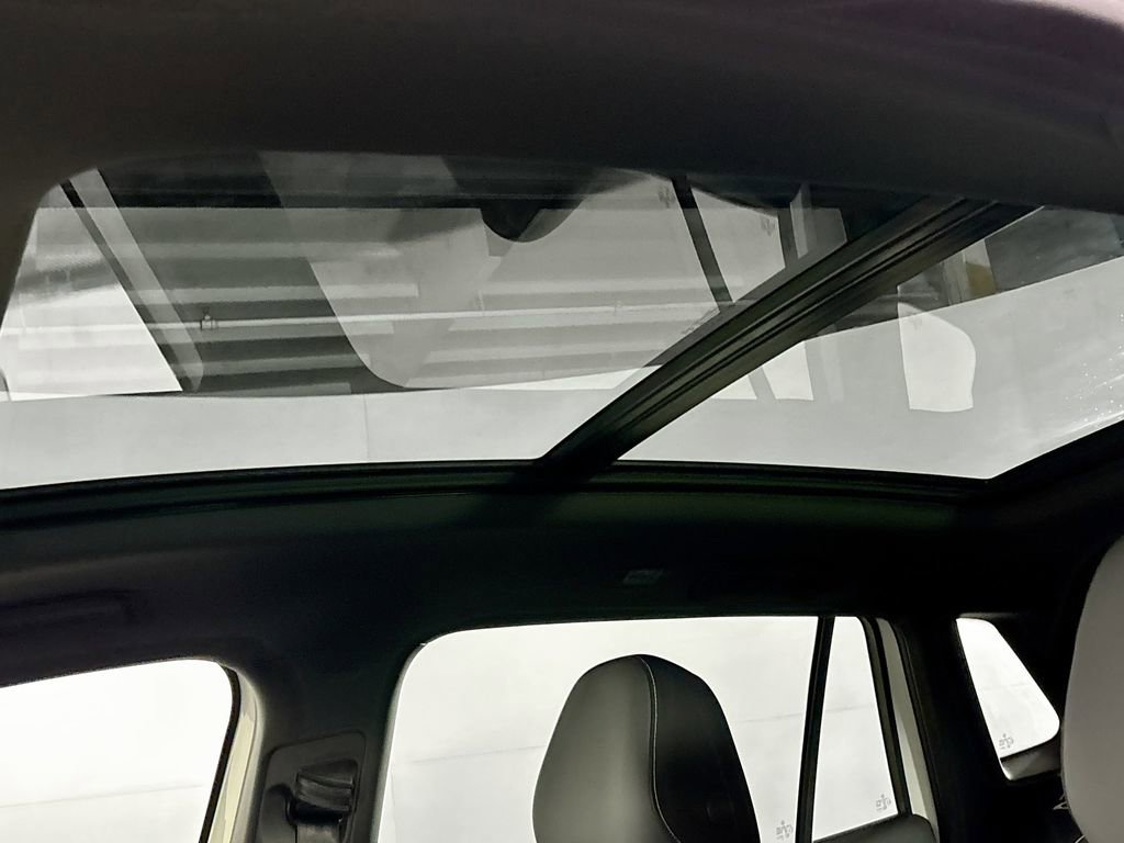 New 2026 Volkswagen Tiguan SEL R-Line image 19